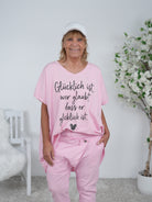 Long Shirt mit V-Ausschnitt und Schriftzug