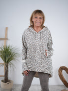 Longhoody im Leo Look