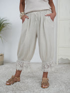 Marlene Hose aus Musselin mit Spitze am Beinabschluss