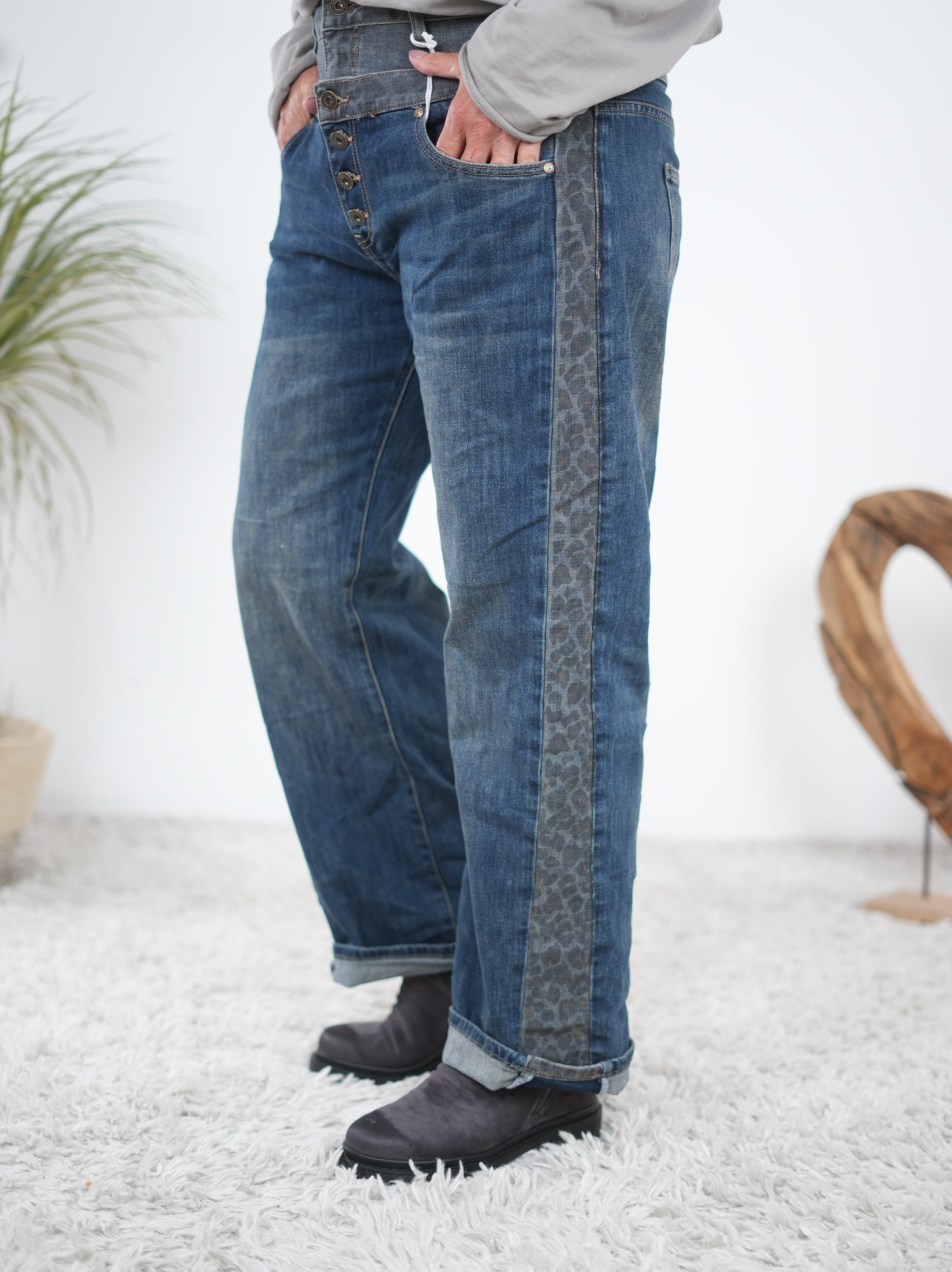 Marlene Jeans mit Leo Akzenten