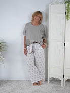 Niedliches Shirt im Materialmix mit Blumen Patches