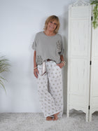 Niedliches Shirt im Materialmix mit Blumen Patches