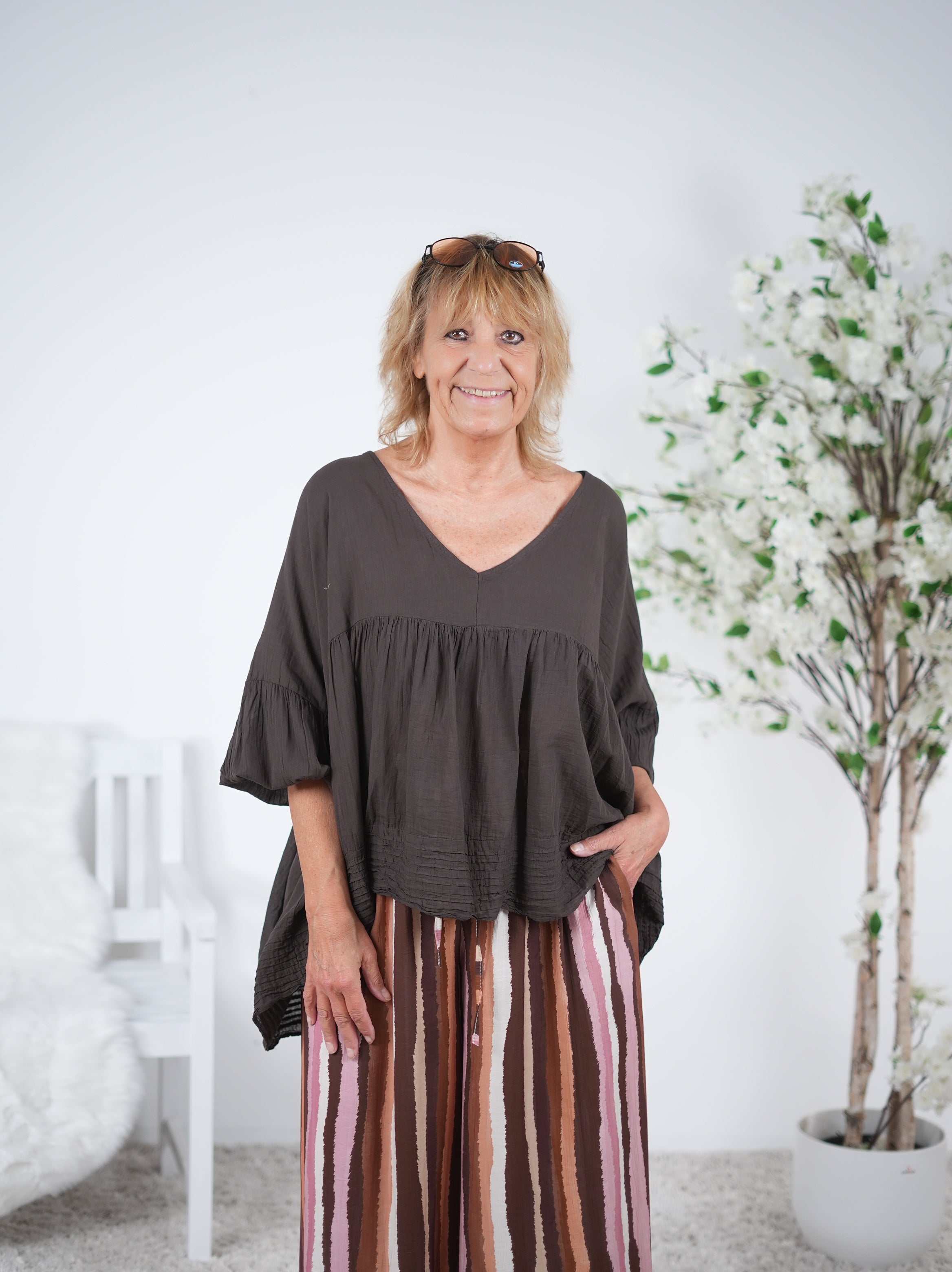 oversize Baumwoll-Bluse mit V-Ausschnitt