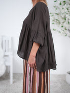oversize Baumwoll-Bluse mit V-Ausschnitt