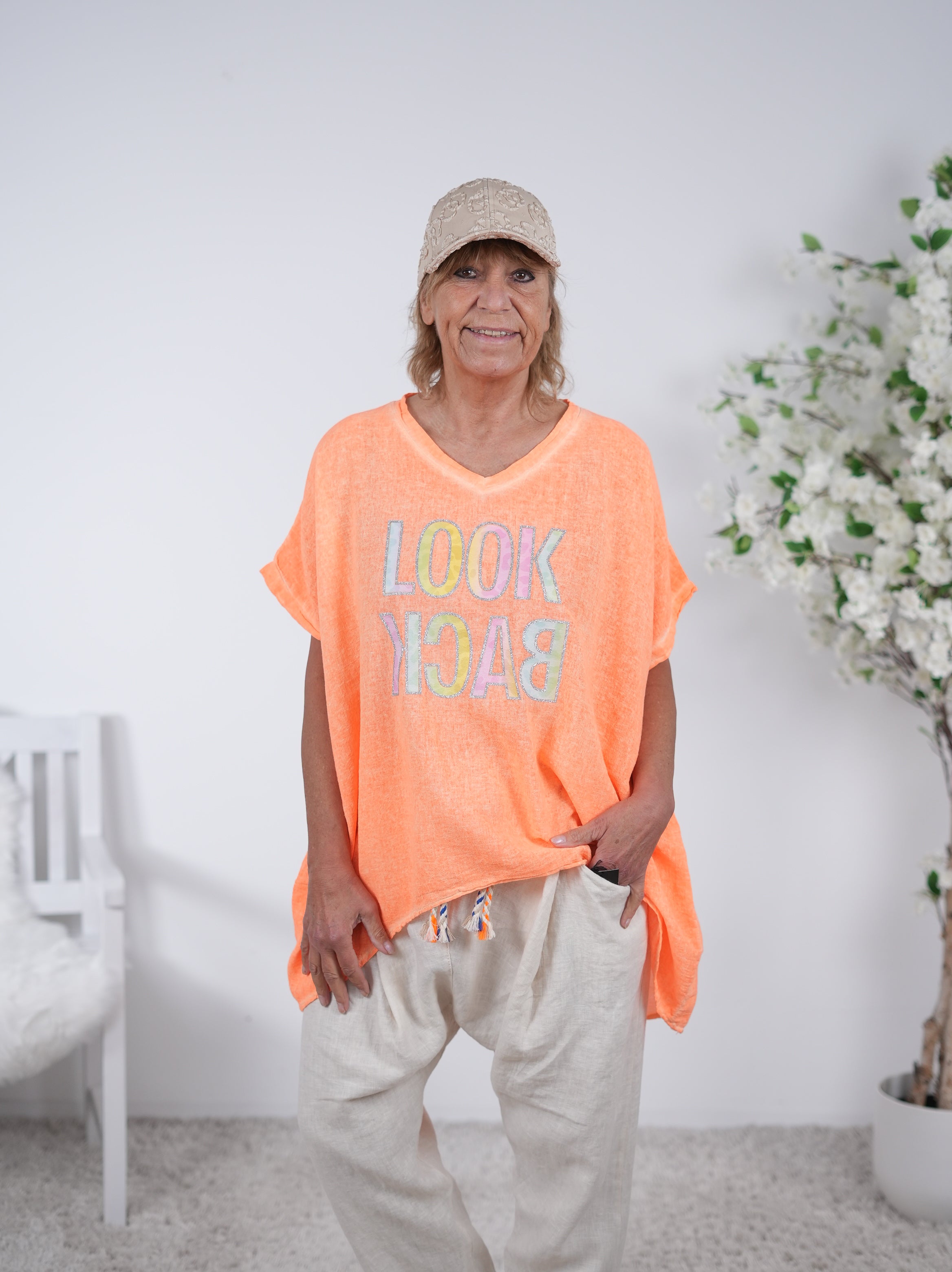 oversize Leinen Shirt mit Schriftzug "Look Back" Einheitsgröße (ca Gr. 40 "oversize"-46) Neon Orange
