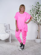 oversize Shirt mit auffälligen Ösen Verzierungen