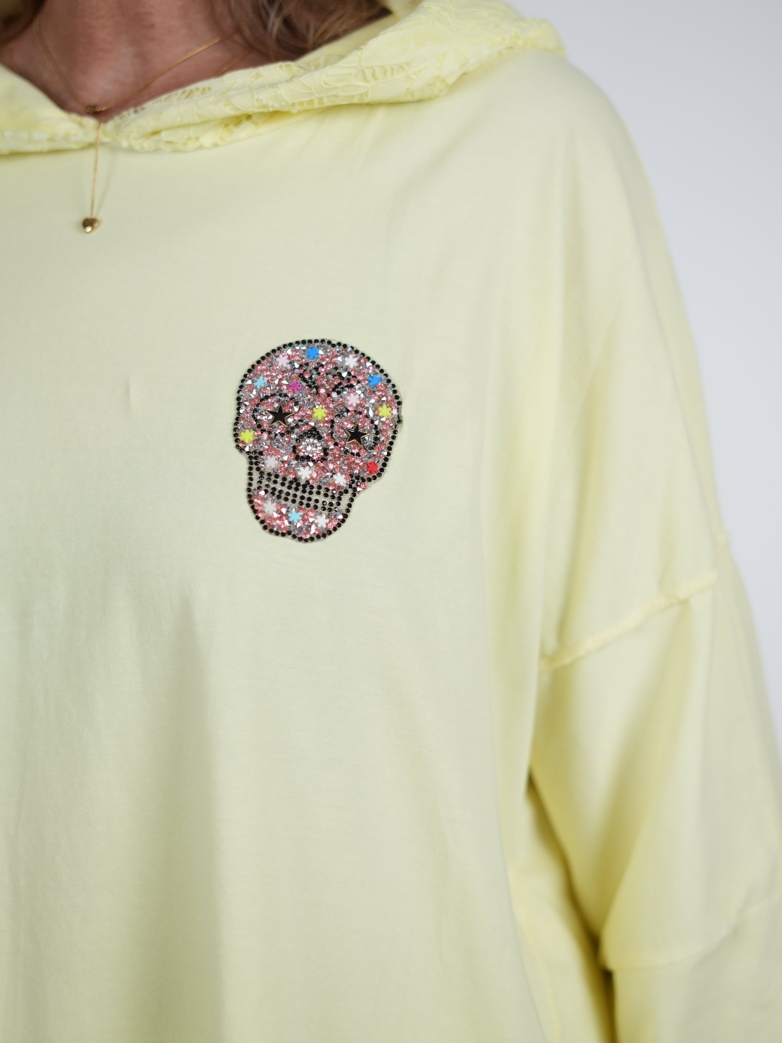 oversize Shirt mit Kapuze und Skull Patch