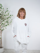 oversize Shirt mit Kapuze und Skull Patch One Size (ca Gr. 44 "oversize"-50) Weiß