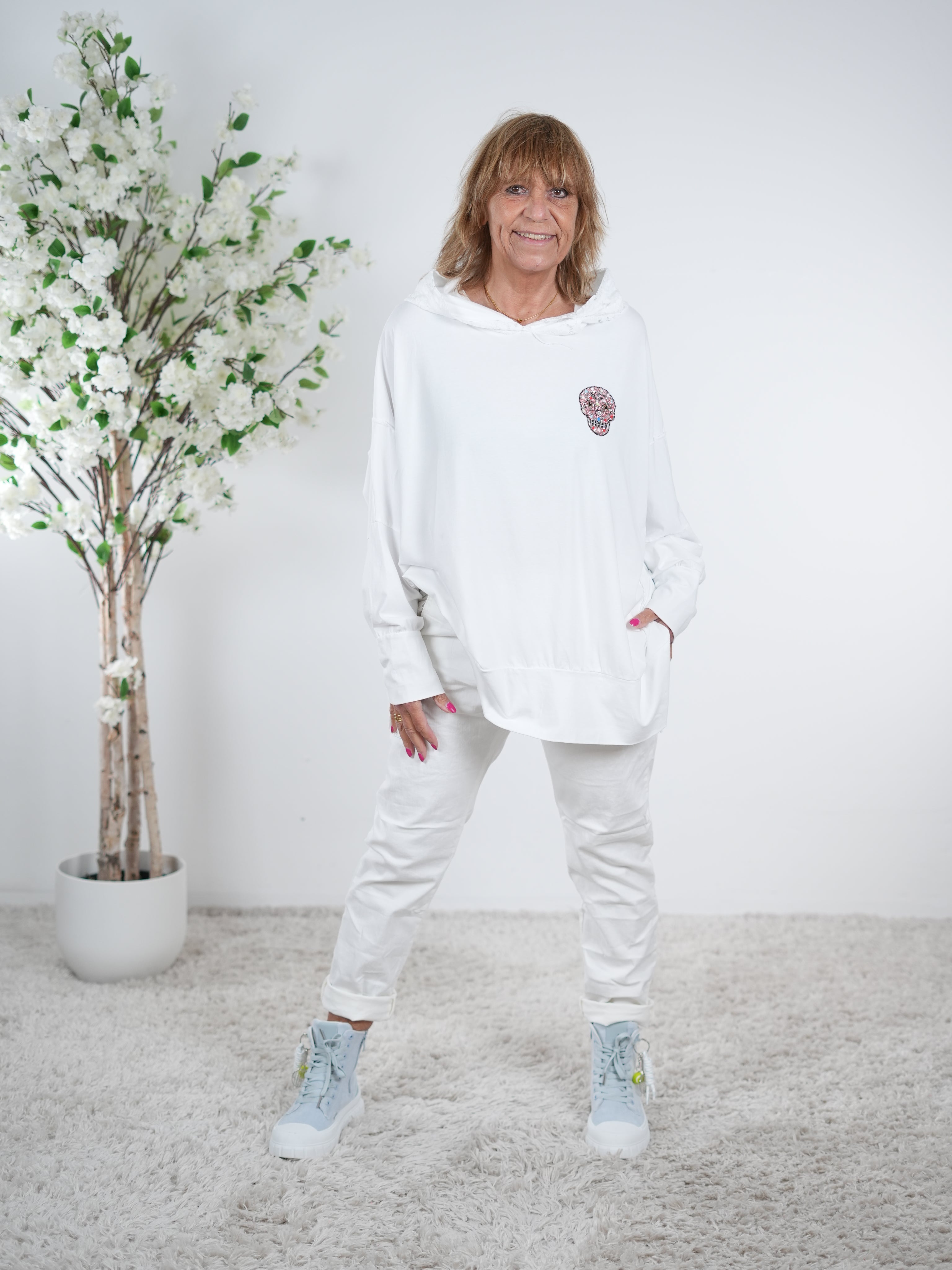 oversize Shirt mit Kapuze und Skull Patch