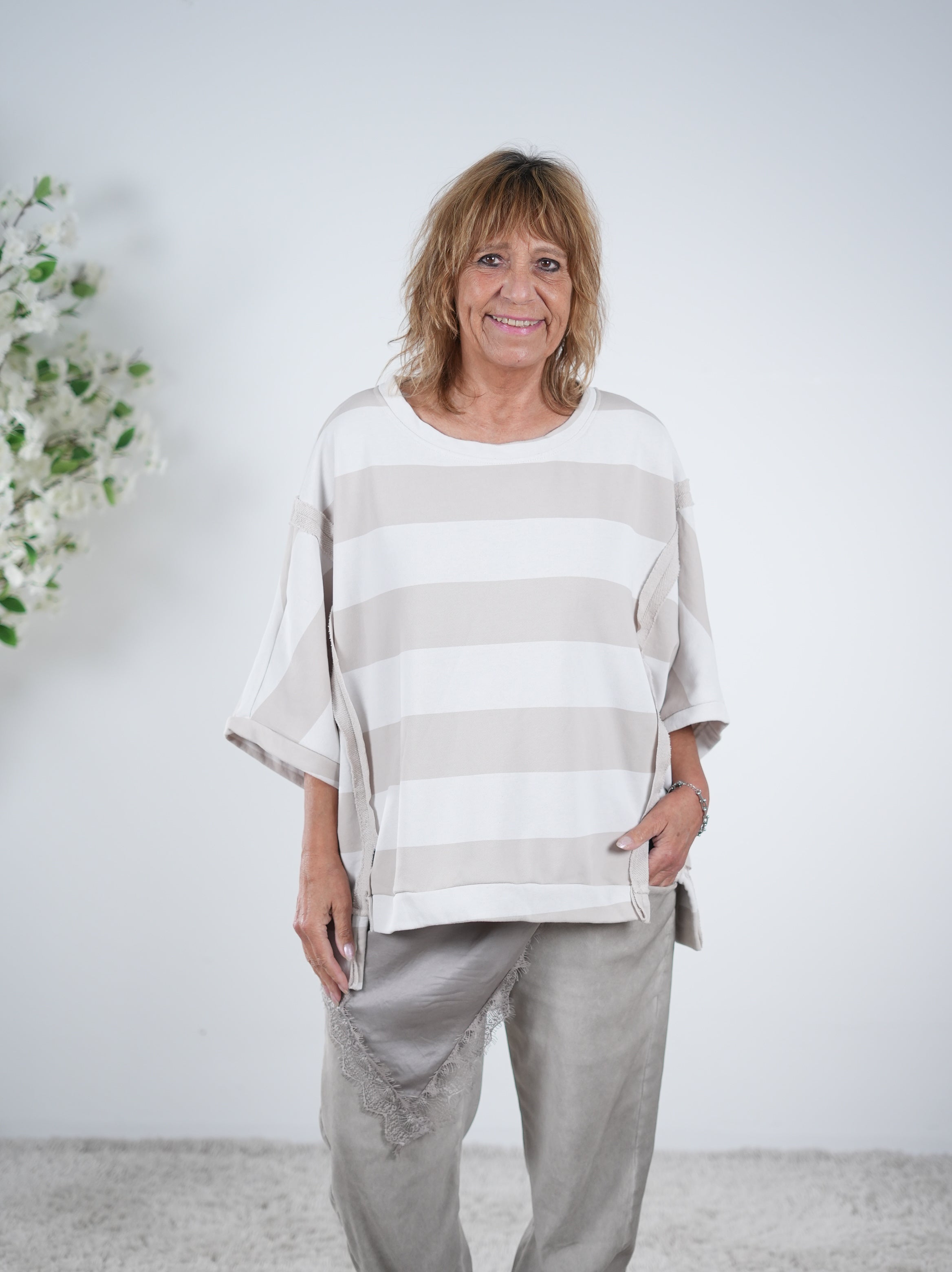 oversized Sweaty im Streifen Design One Size (ca Gr. 42 "oversize"-48) Beige