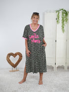 oversize T-Shirt Kleid im Leo Look mit Neon Schriftzug