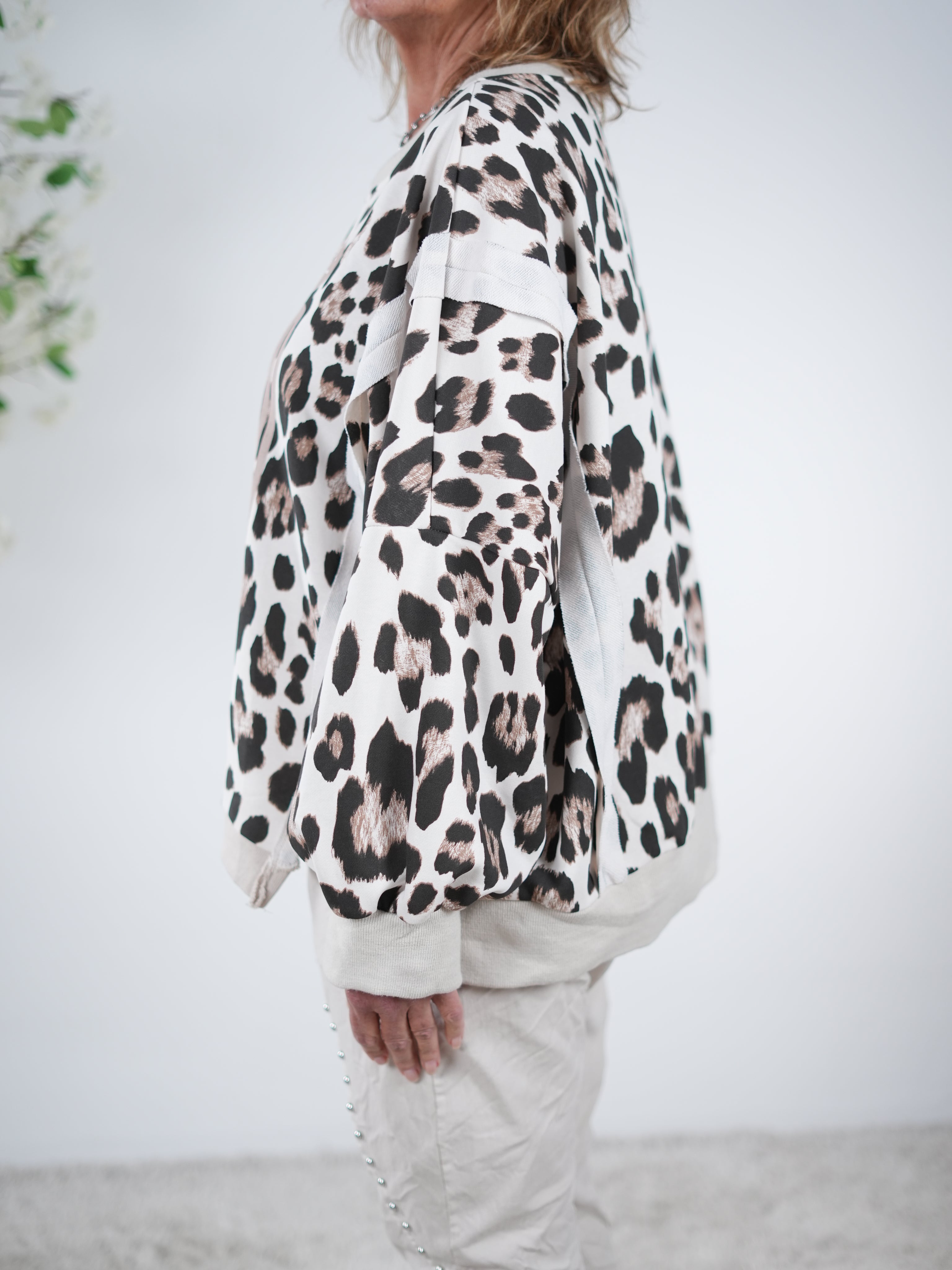 oversized Leo Sweaty mit "Hi" Schriftzug