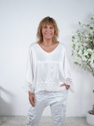 Satin Blusenshirt mit großem V-Ausschnitt One Size (ca Größe 38-44) Weiß