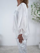 Satin Blusenshirt mit großem V-Ausschnitt