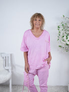 Shirt mit Nieten und ausgefranstem V-Ausschnitt Einheitsgröße (ca Gr. 40 "oversize"-44 46) Pink