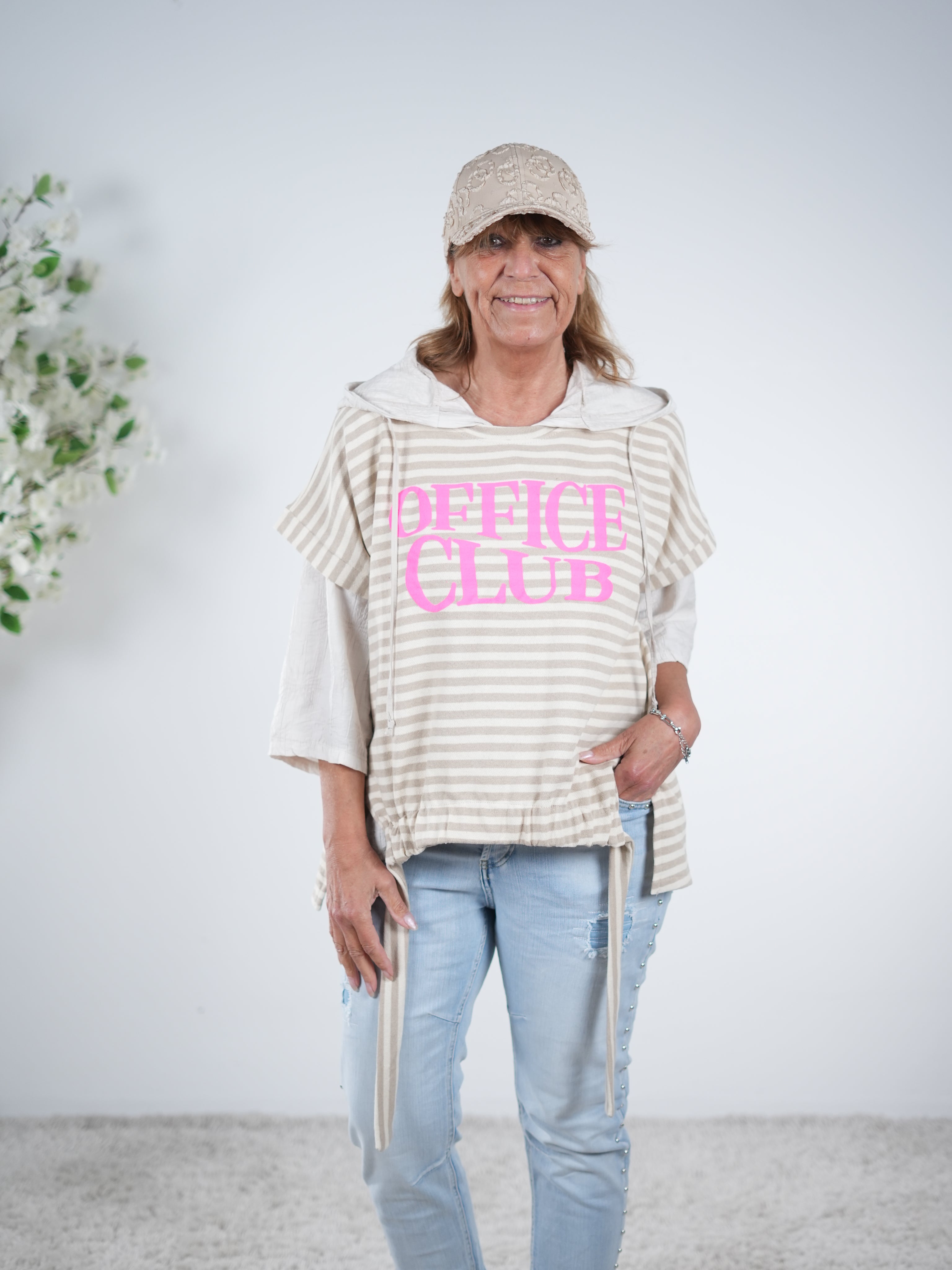 Shirt mit "Office Club" Schriftzug One Size (ca Größe 38 40-44) Beige