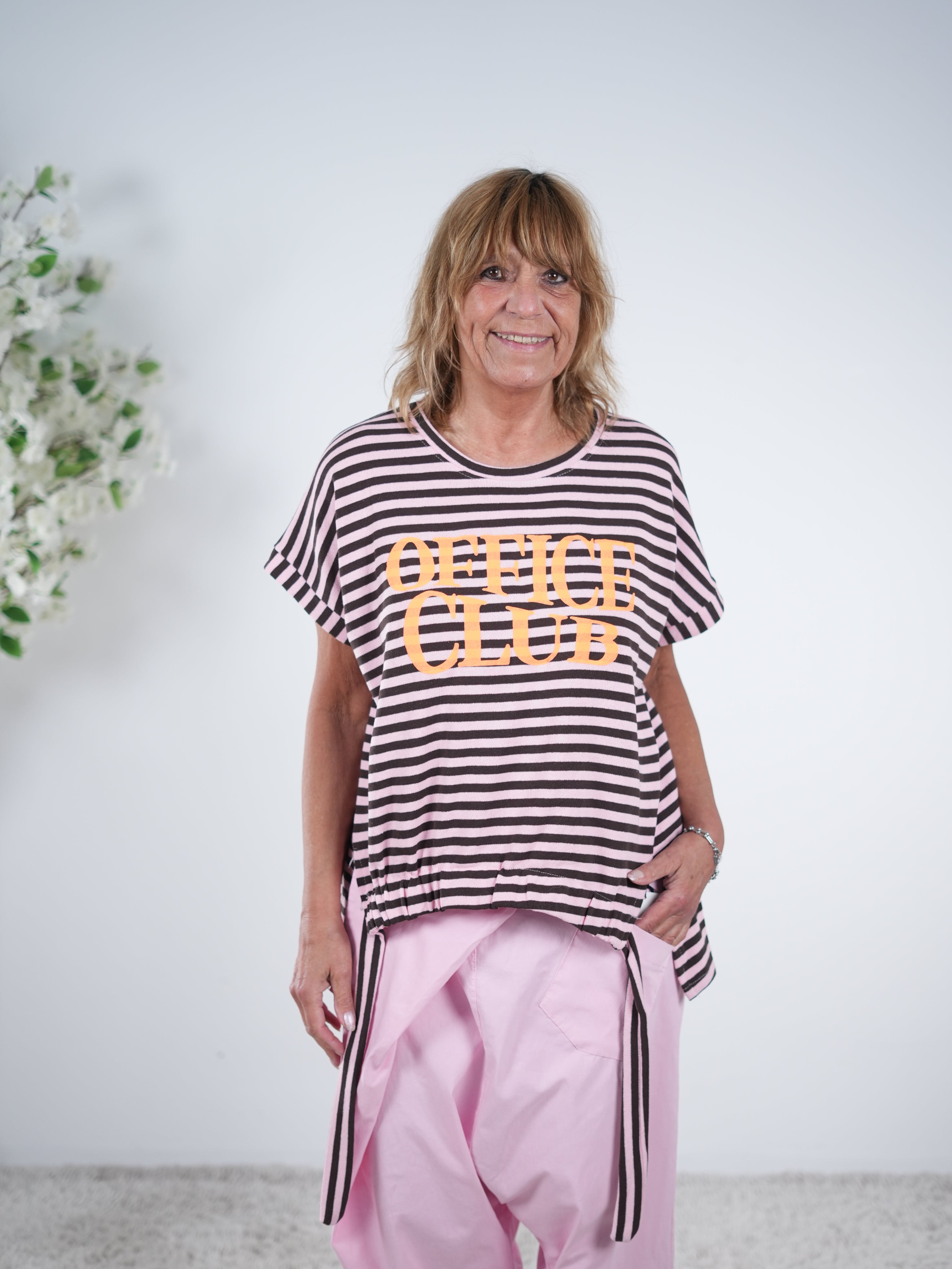 Shirt mit "Office Club" Schriftzug One Size (ca Größe 38 40-44) Schoko Pink