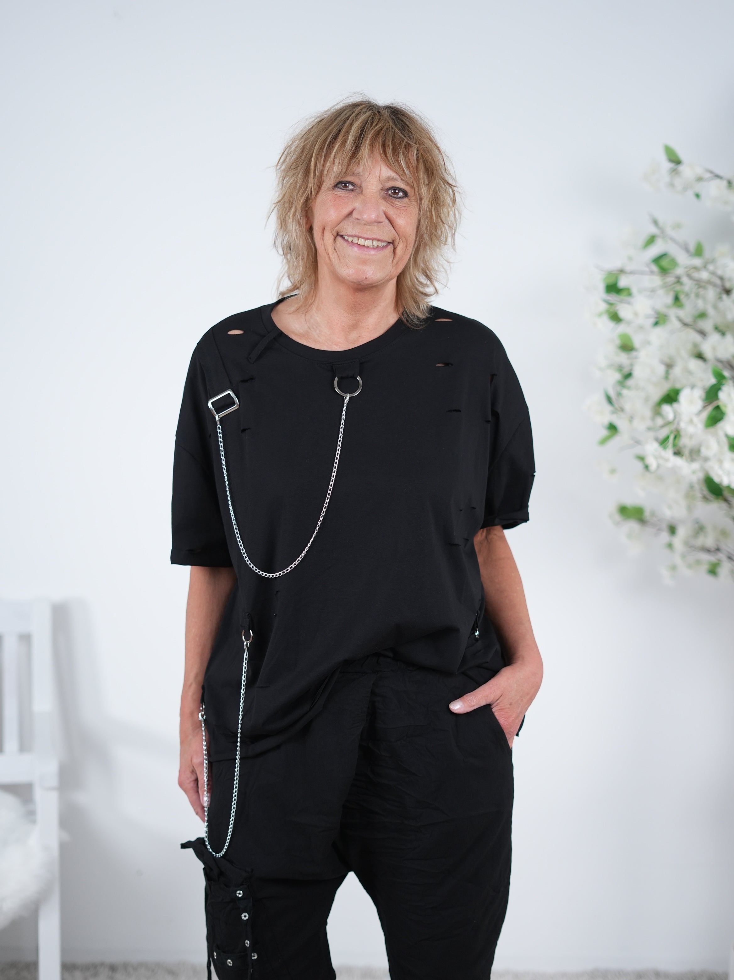 Shirt mit Rundhalsausschnitt und Ketten verziert Einheitsgröße (ca Gr. 40 "oversize"-44) Schwarz