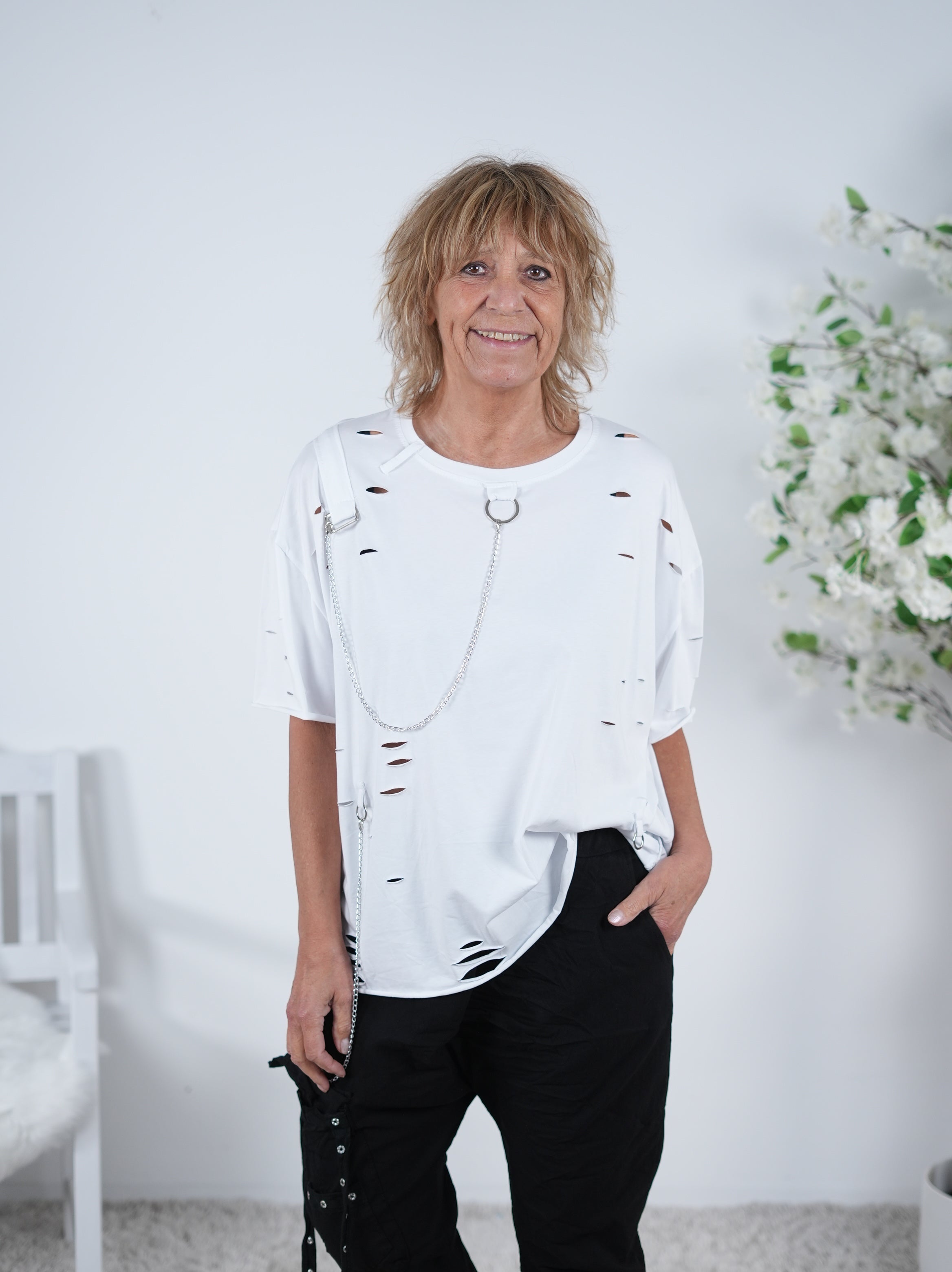 Shirt mit Rundhalsausschnitt und Ketten verziert Einheitsgröße (ca Gr. 40 "oversize"-44) Weiß