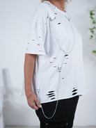 Shirt mit Rundhalsausschnitt und Ketten verziert