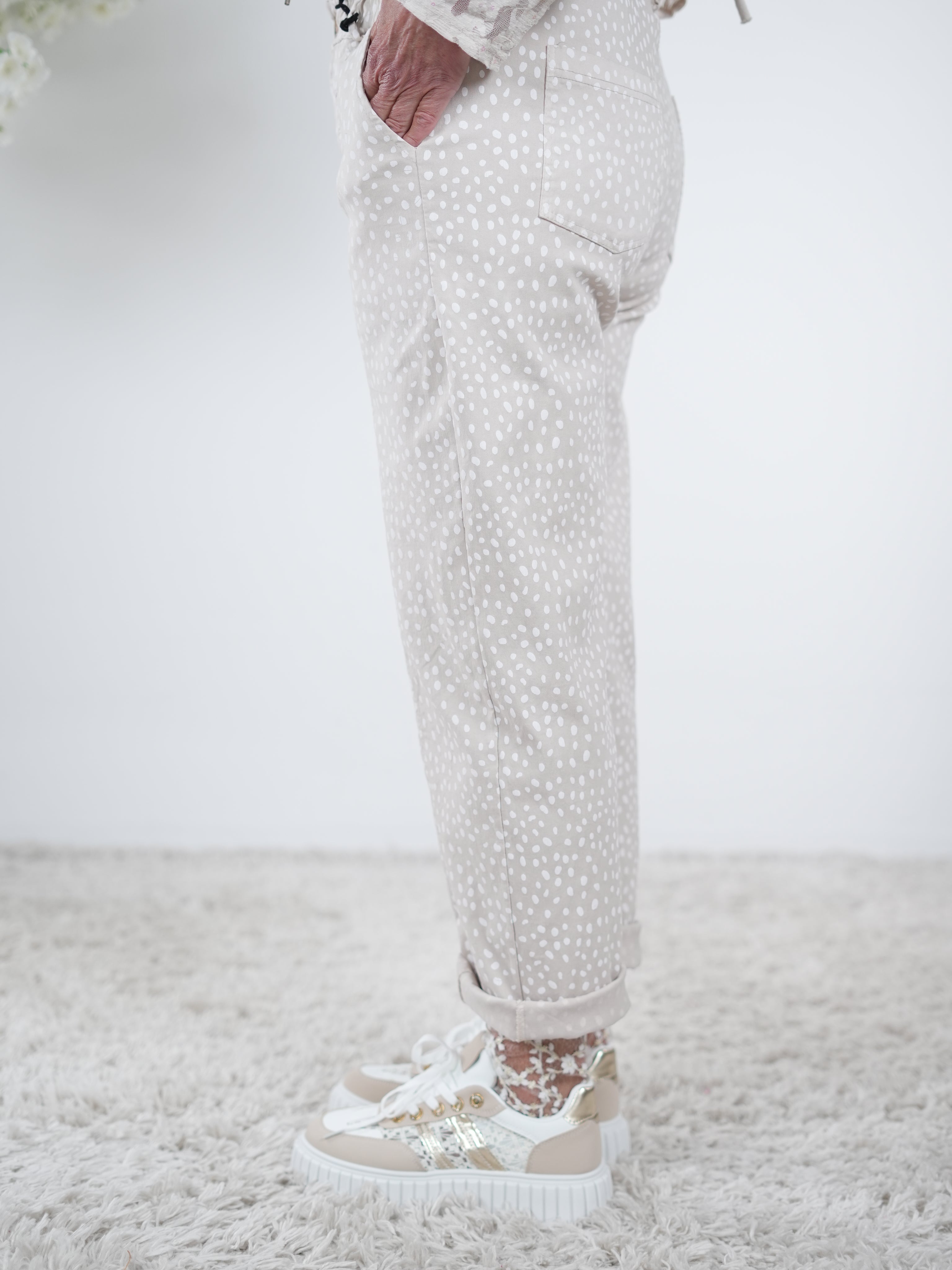 straight Leg Pants mit Punkten verziert