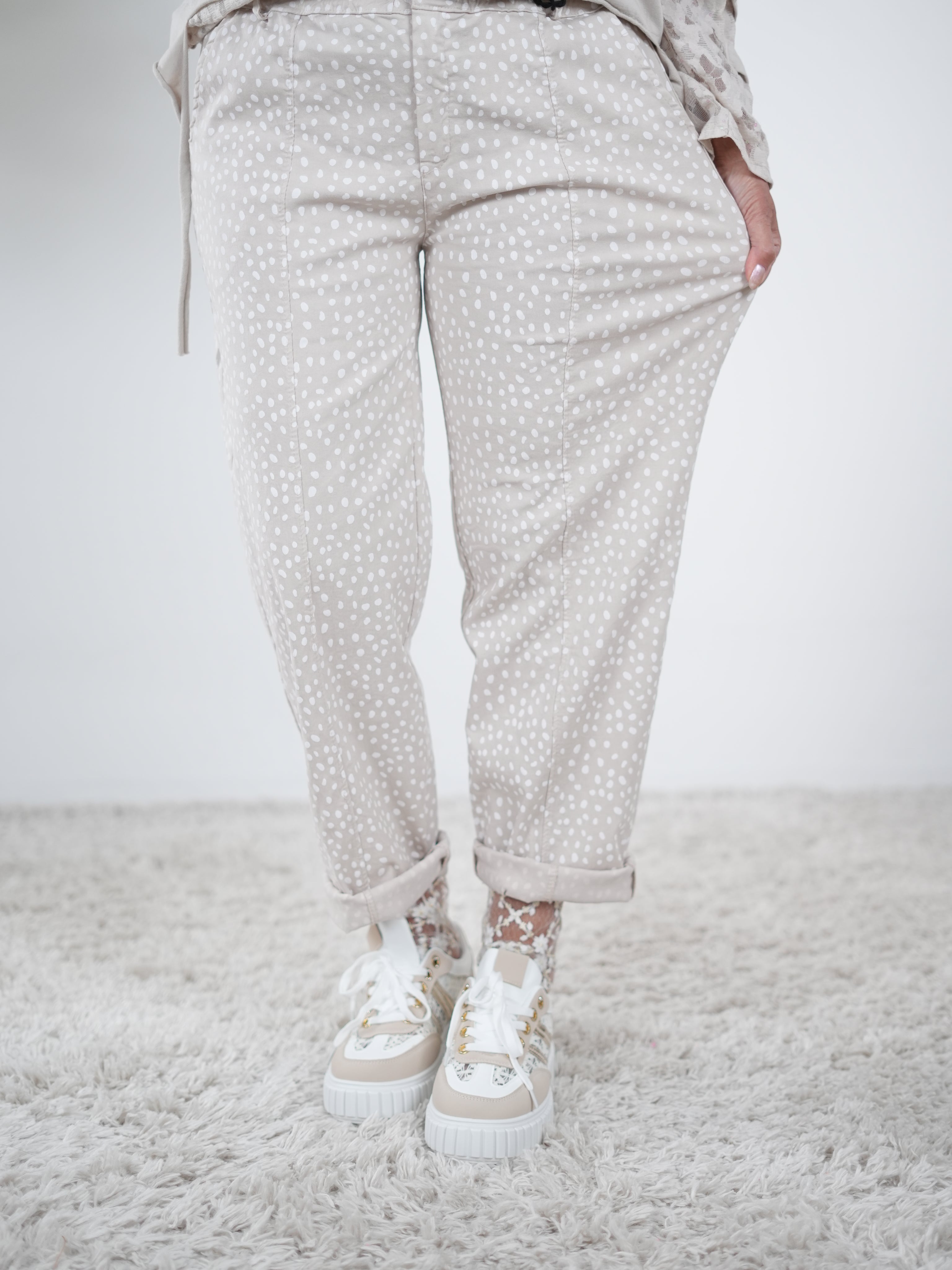 straight Leg Pants mit Punkten verziert