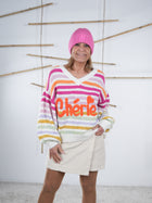 Bunter Strickpulli mit Schriftzug