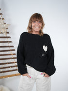 Süßer Strickpulli mit Herz