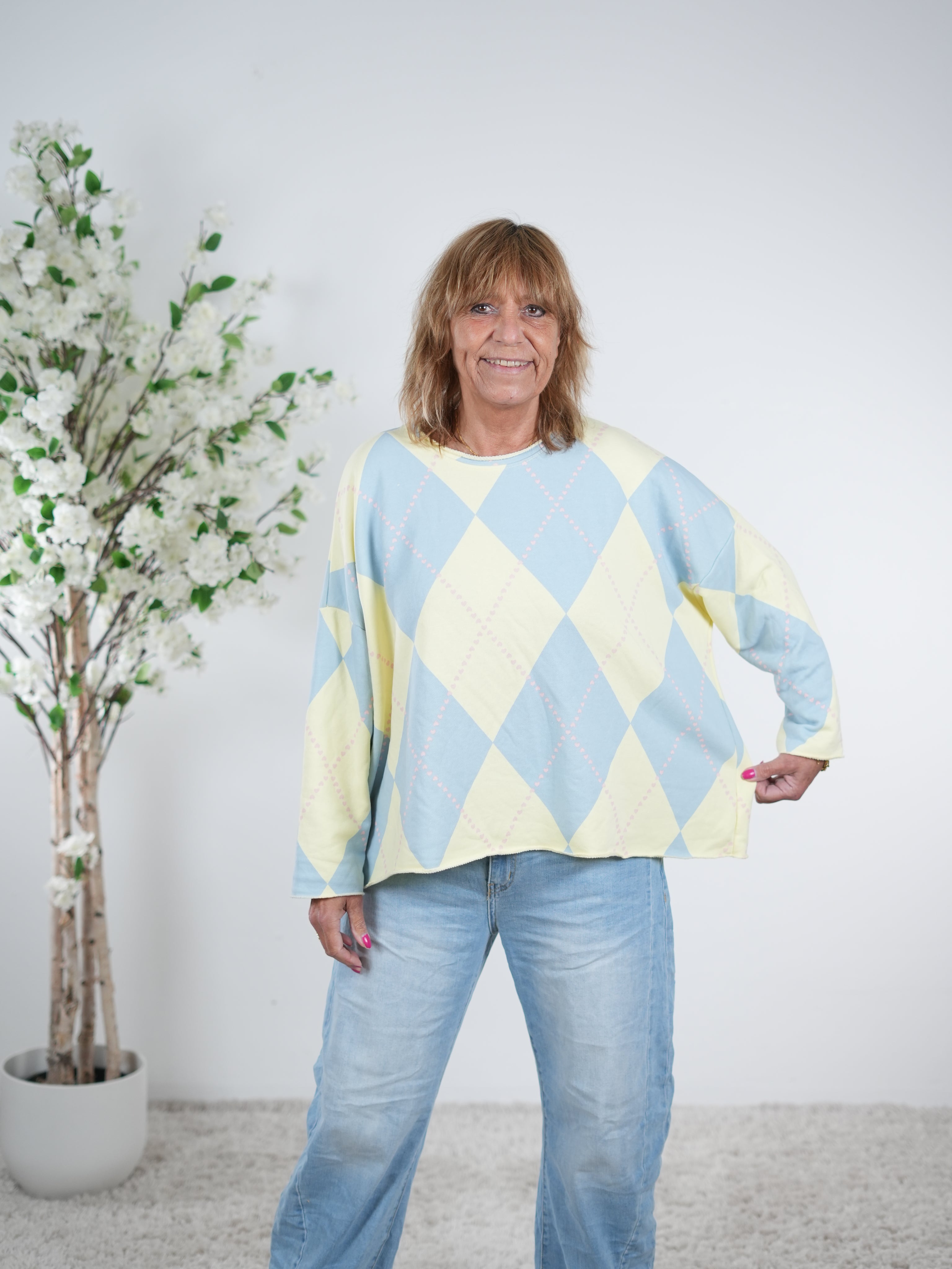 Sweaty im Rauten Muster mit kleinen Herzen verziert