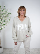 Sweaty mit V-Ausschnitt und Linksärmeln