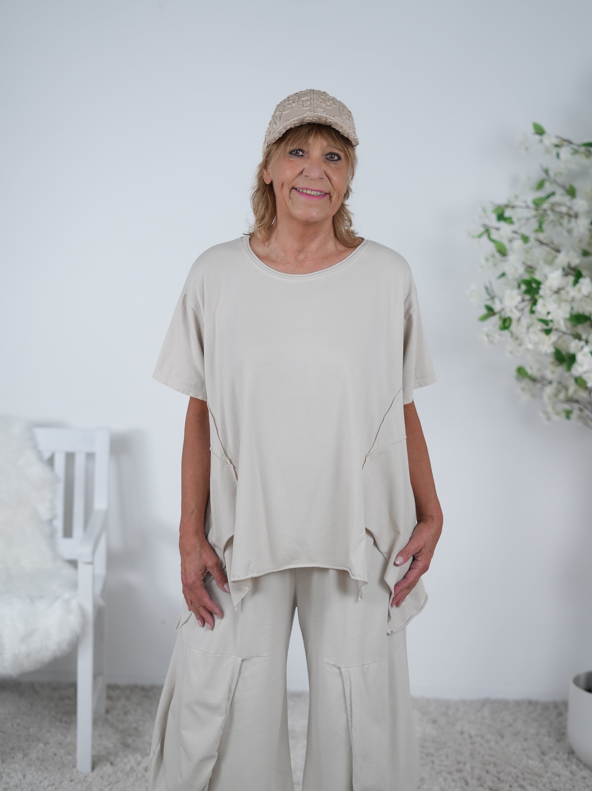 unifarbenes Shirt im Vokuhila Schnitt Einheitsgröße (ca Gr. 40 "oversize"-44 46) Beige