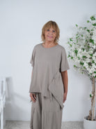 unifarbenes Shirt im Vokuhila Schnitt