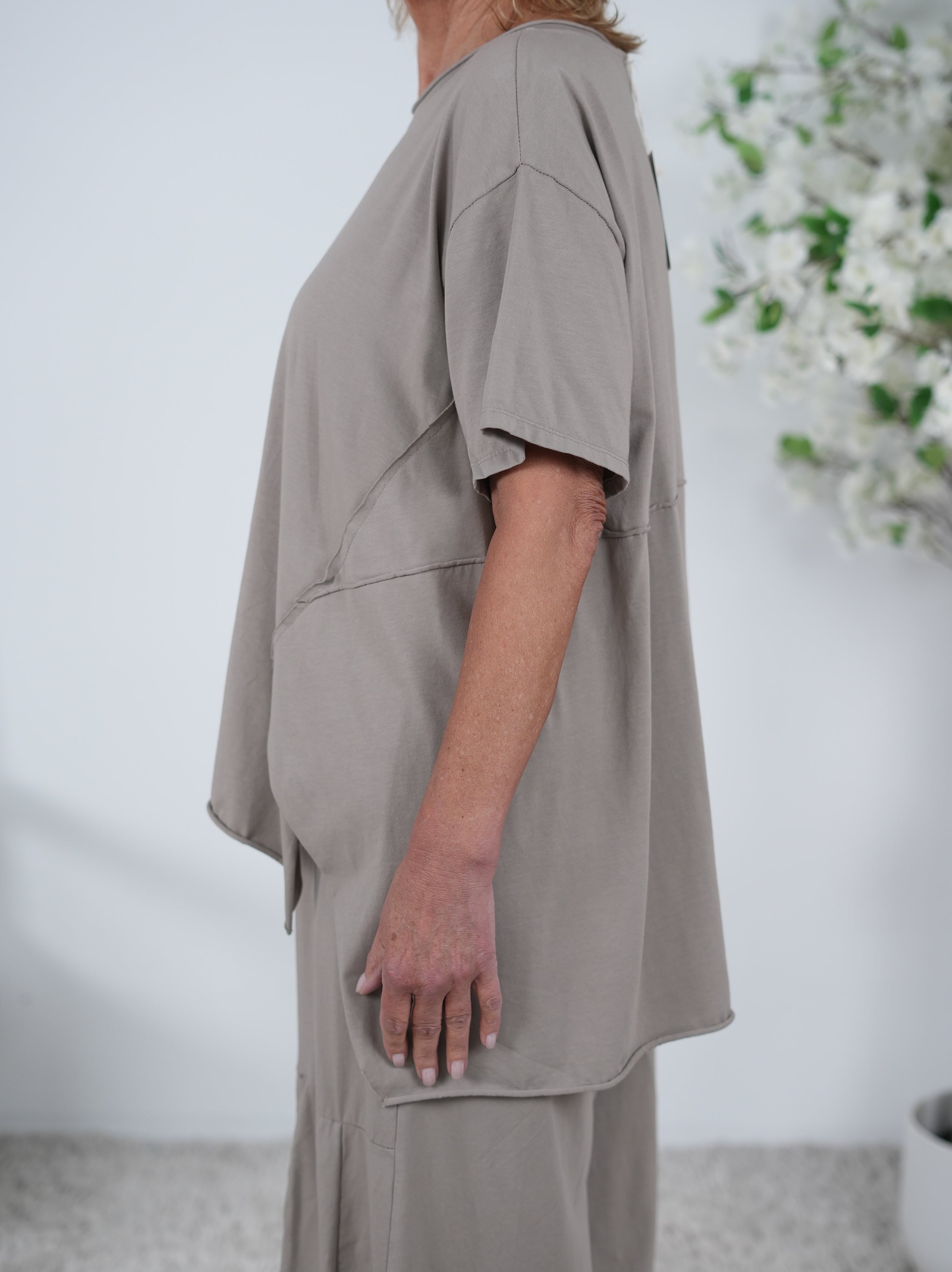 unifarbenes Shirt im Vokuhila Schnitt