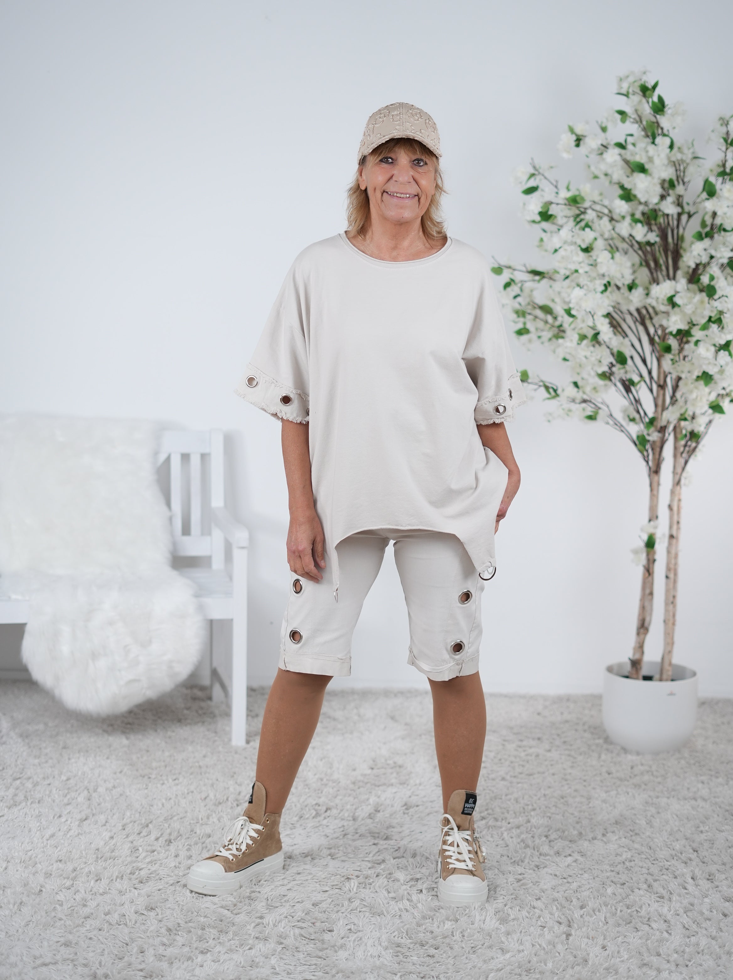 unifarbenes Shirt mit überschnittenem Arm und D-Ring Beige