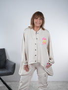 Weiche Jacke im Vokuhila Schnitt One Size (ca Gr. 40 "oversize"-48) Beige