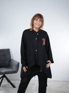 Weiche Jacke im Vokuhila Schnitt One Size (ca Gr. 40 "oversize"-48) Schwarz
