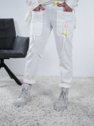 Weiche Joggy mit süßem Patch One Size (ca Größe 38-42) Weiß