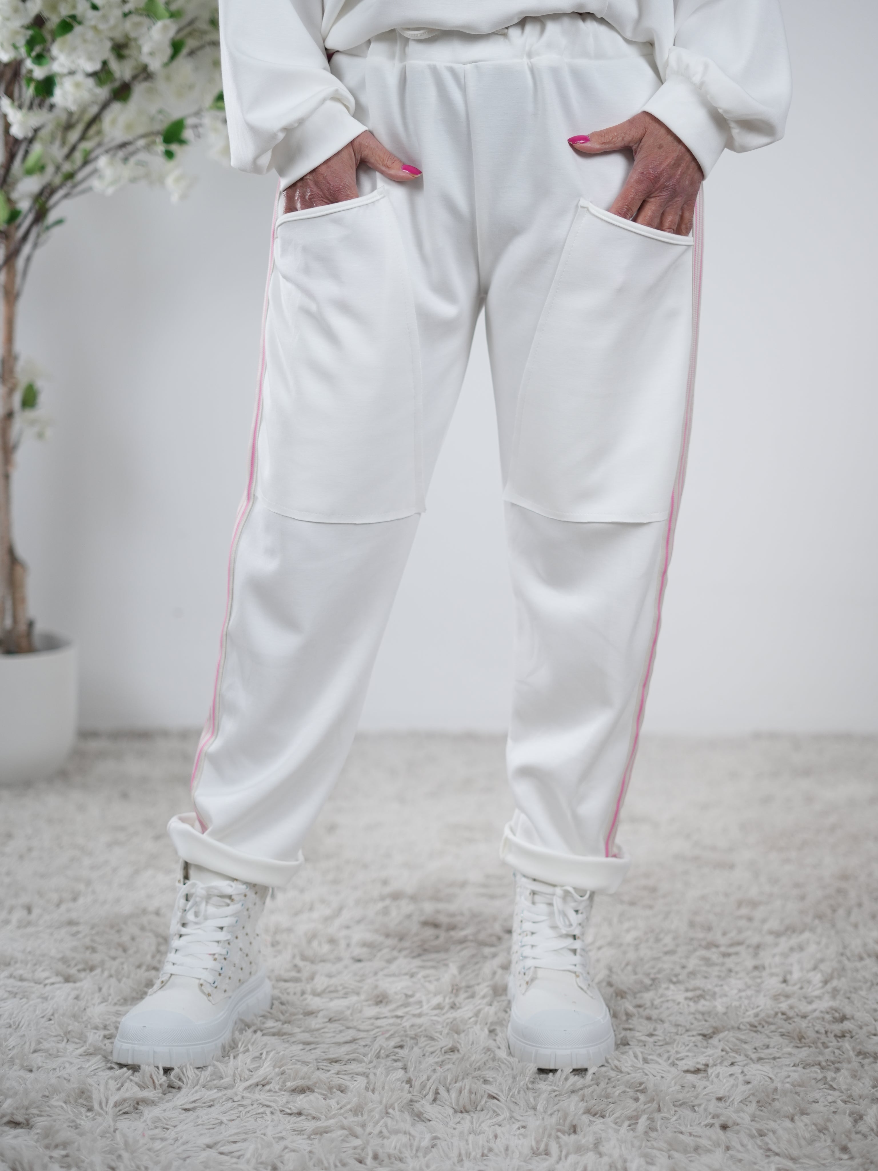 Weiche Pants mit seitlichem pinken Streifen One Size (ca Größe 40-44) Weiß