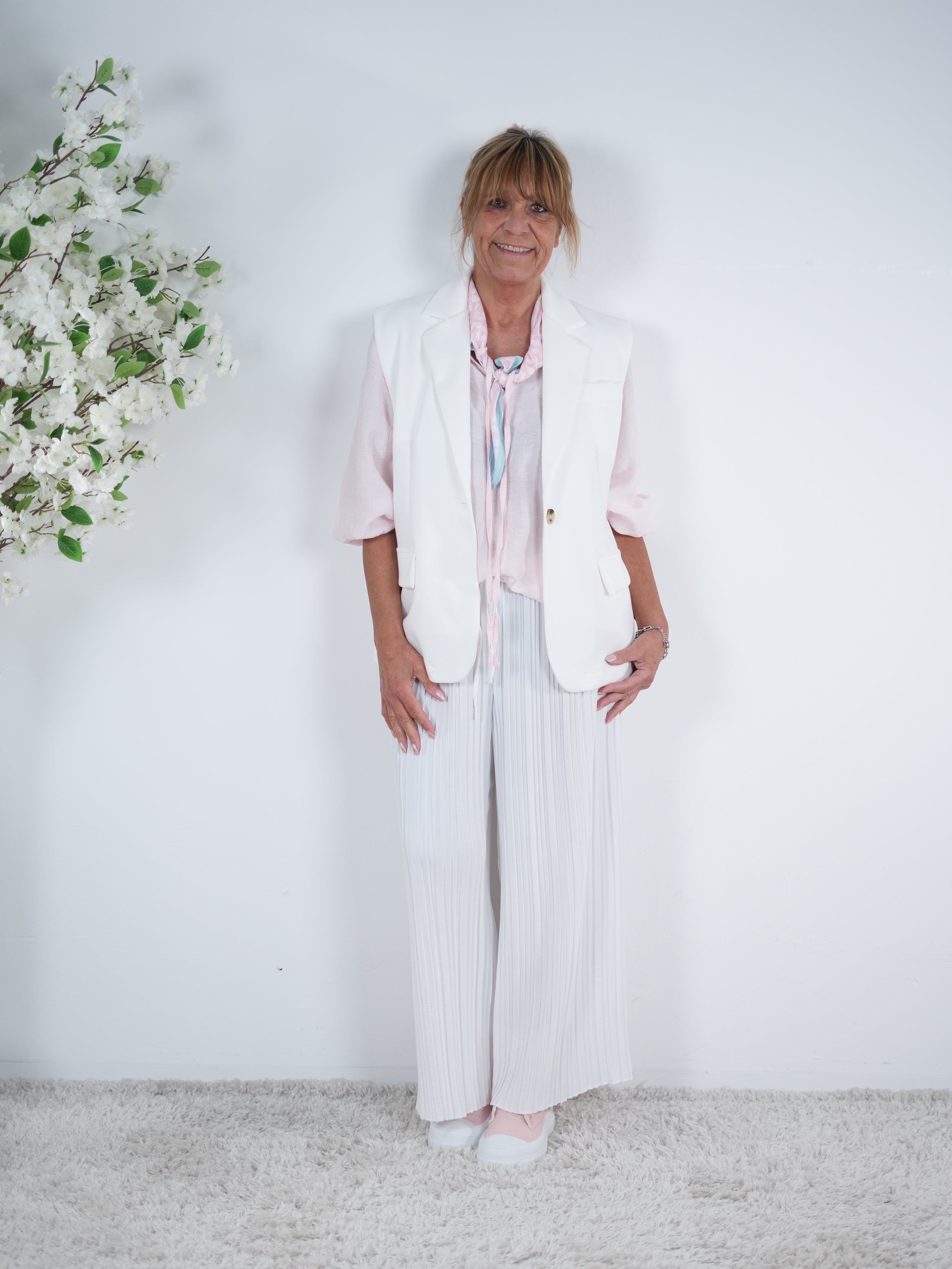 Weiche Weste mit Taschenklappen