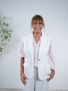 Weiche Weste mit Taschenklappen