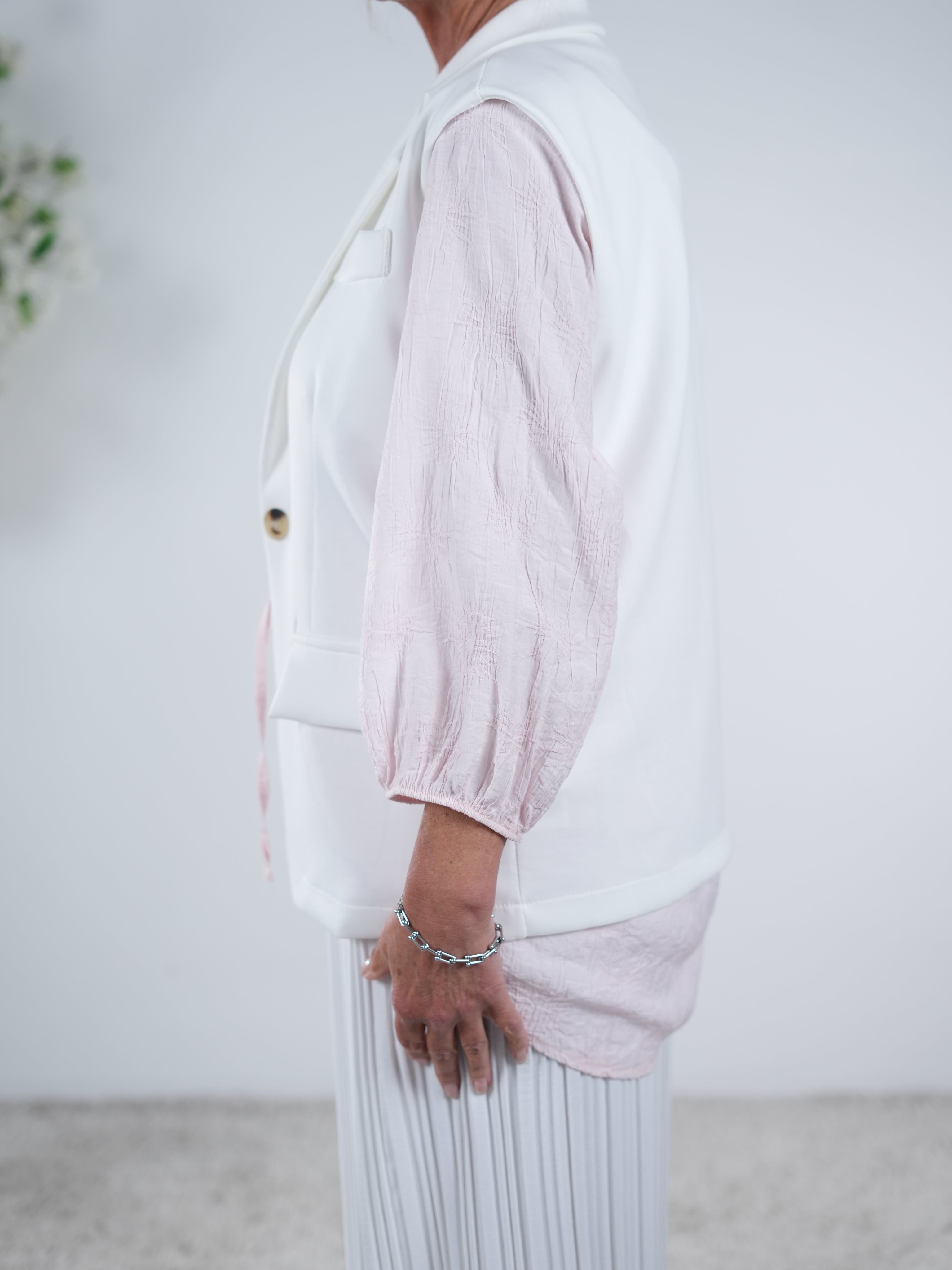 Weiche Weste mit Taschenklappen