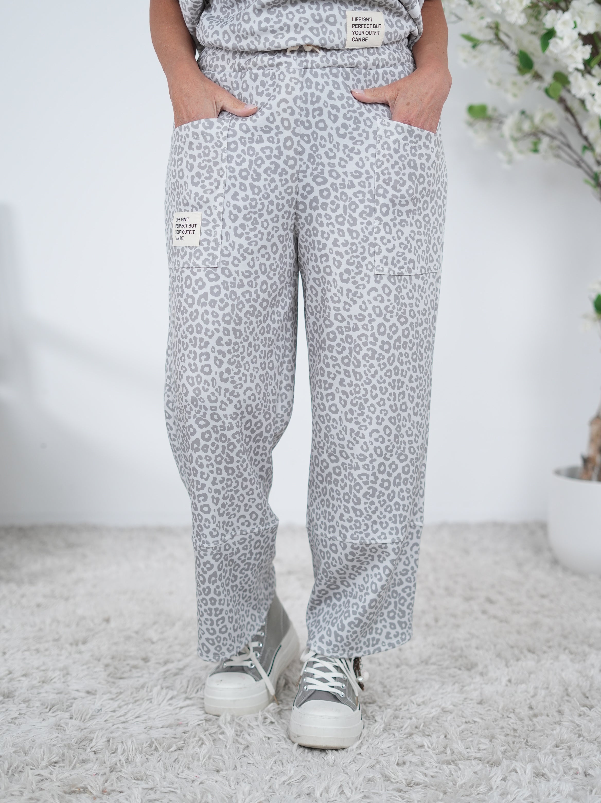 Weiche Wide Leg Pants im Leo Design Einheitsgröße (ca Gr. 40-44) Hellgrau Weiß