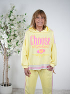 weicher Hoody mit großem neon Print