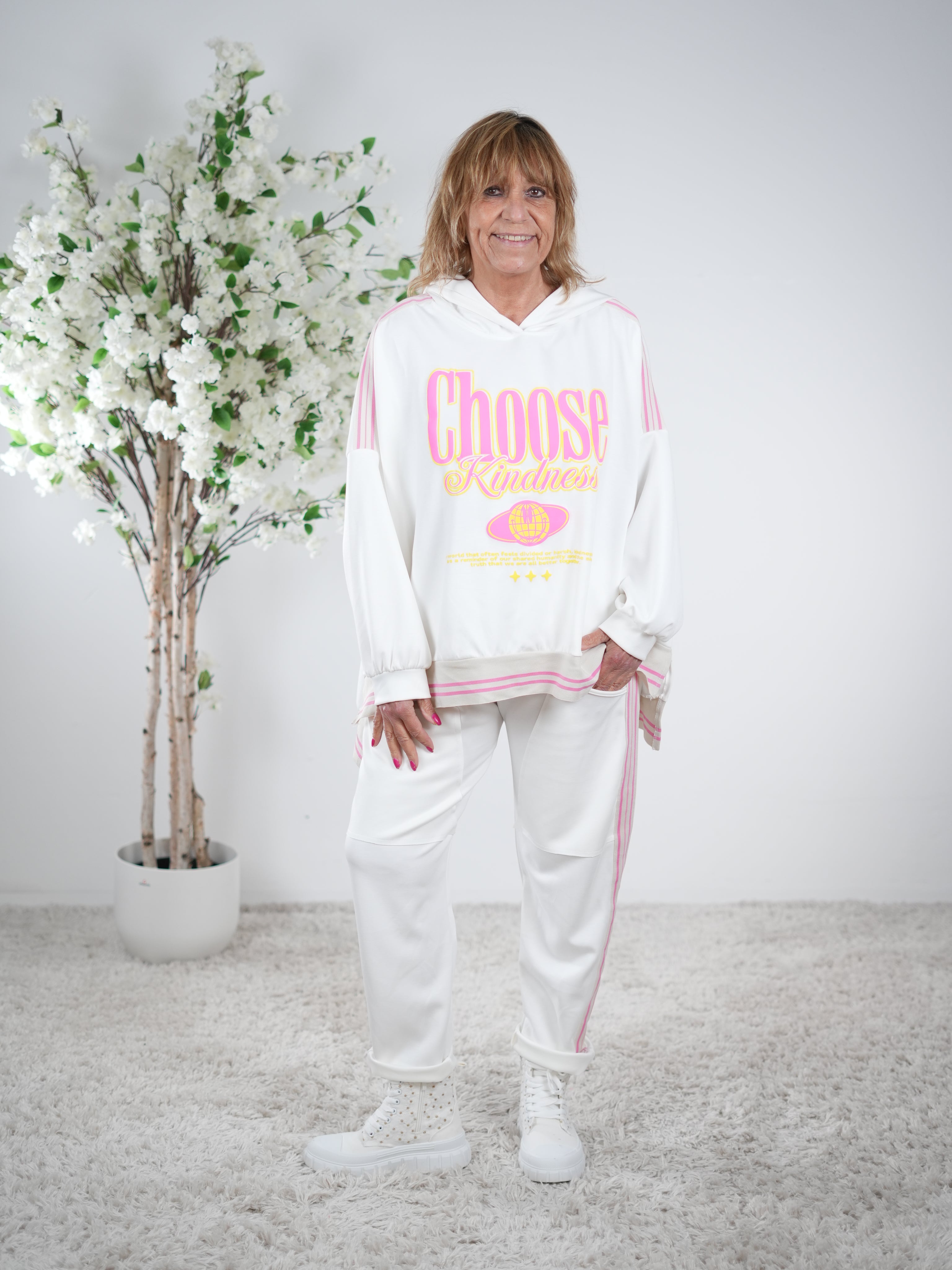 weicher Hoody mit großem neon Print One Size (ca Größe 40 "oversize"-46) Weiß