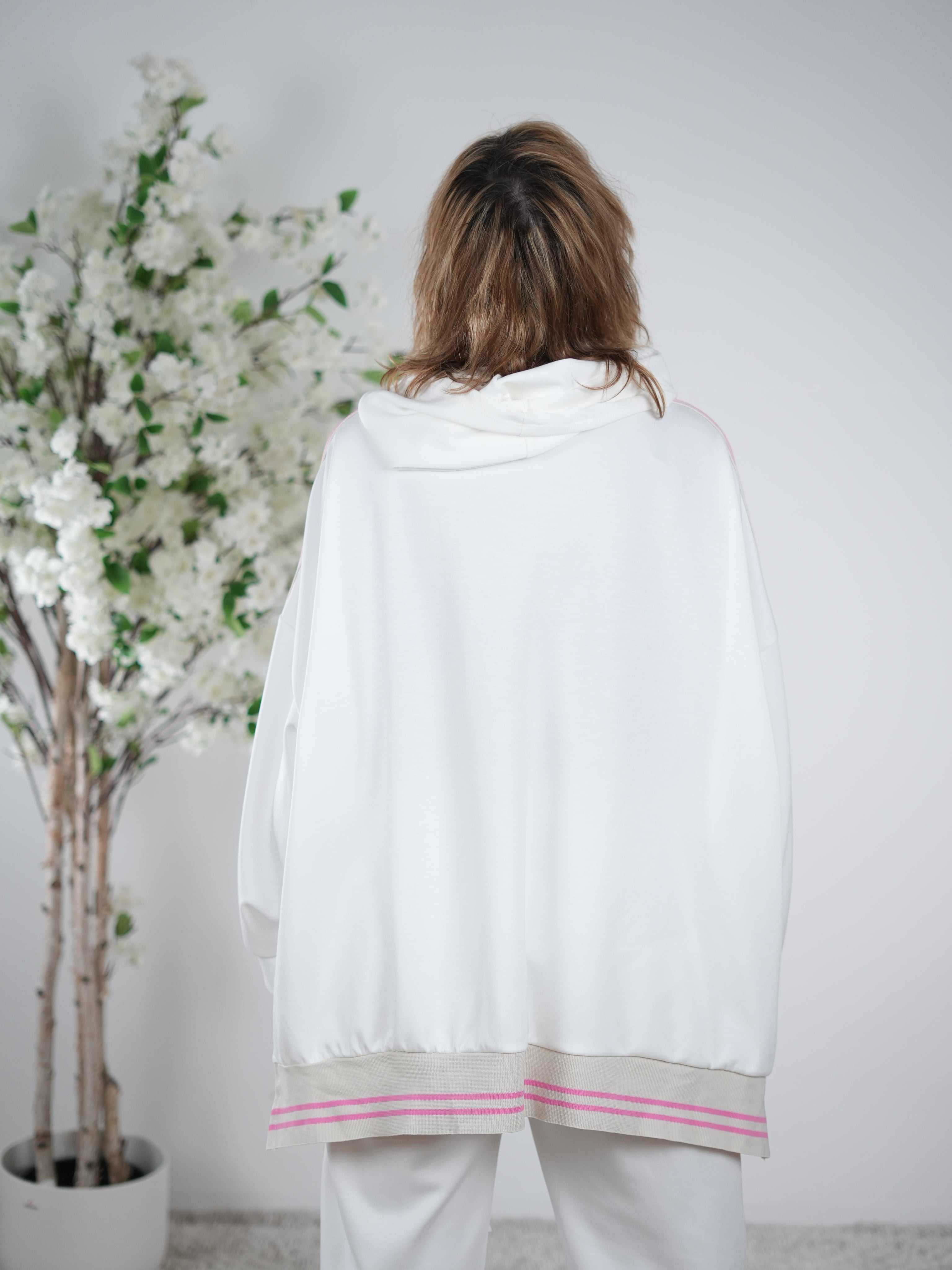 weicher Hoody mit großem neon Print