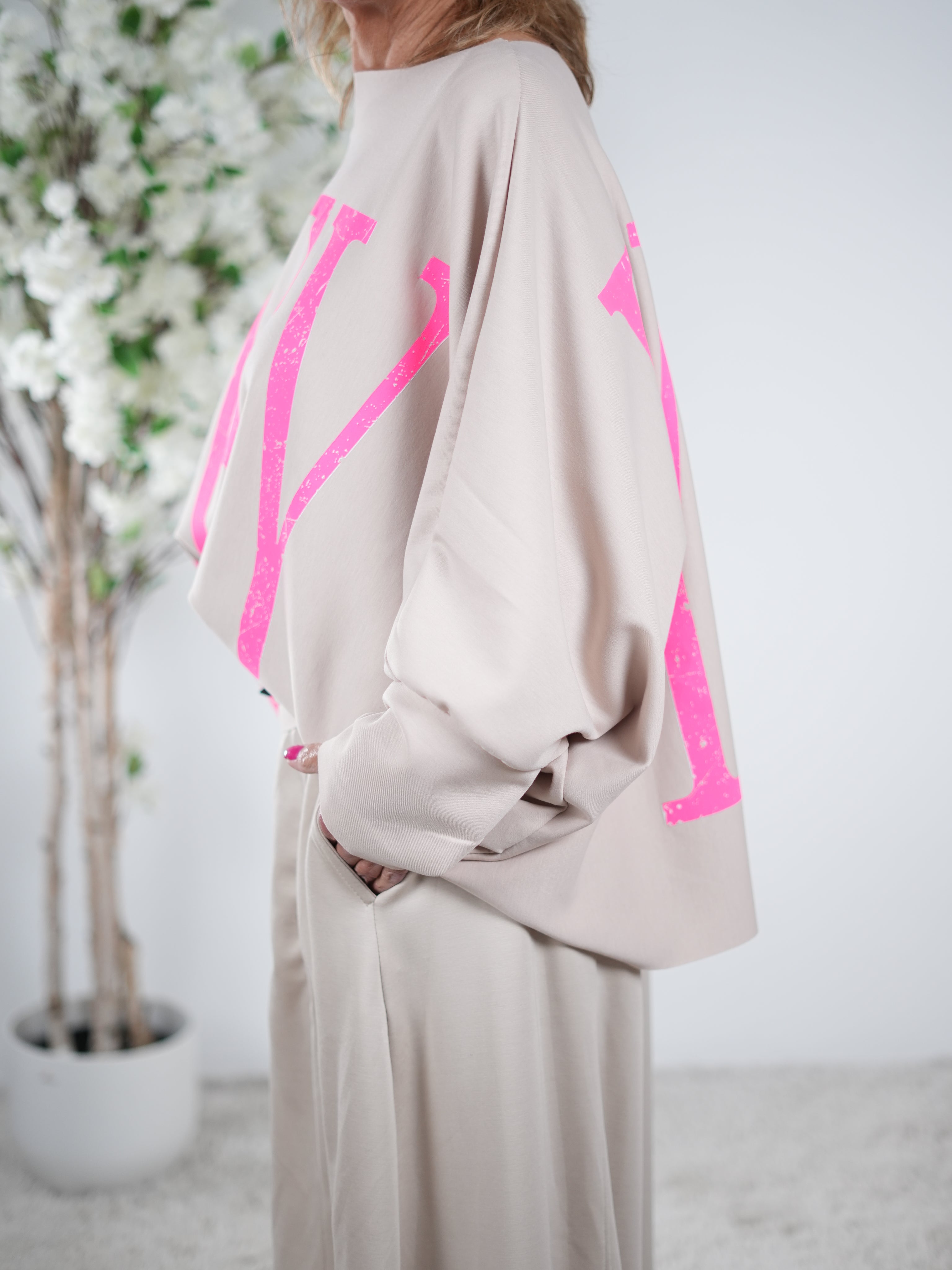 weicher Poncho mit "Hey" Schriftzug