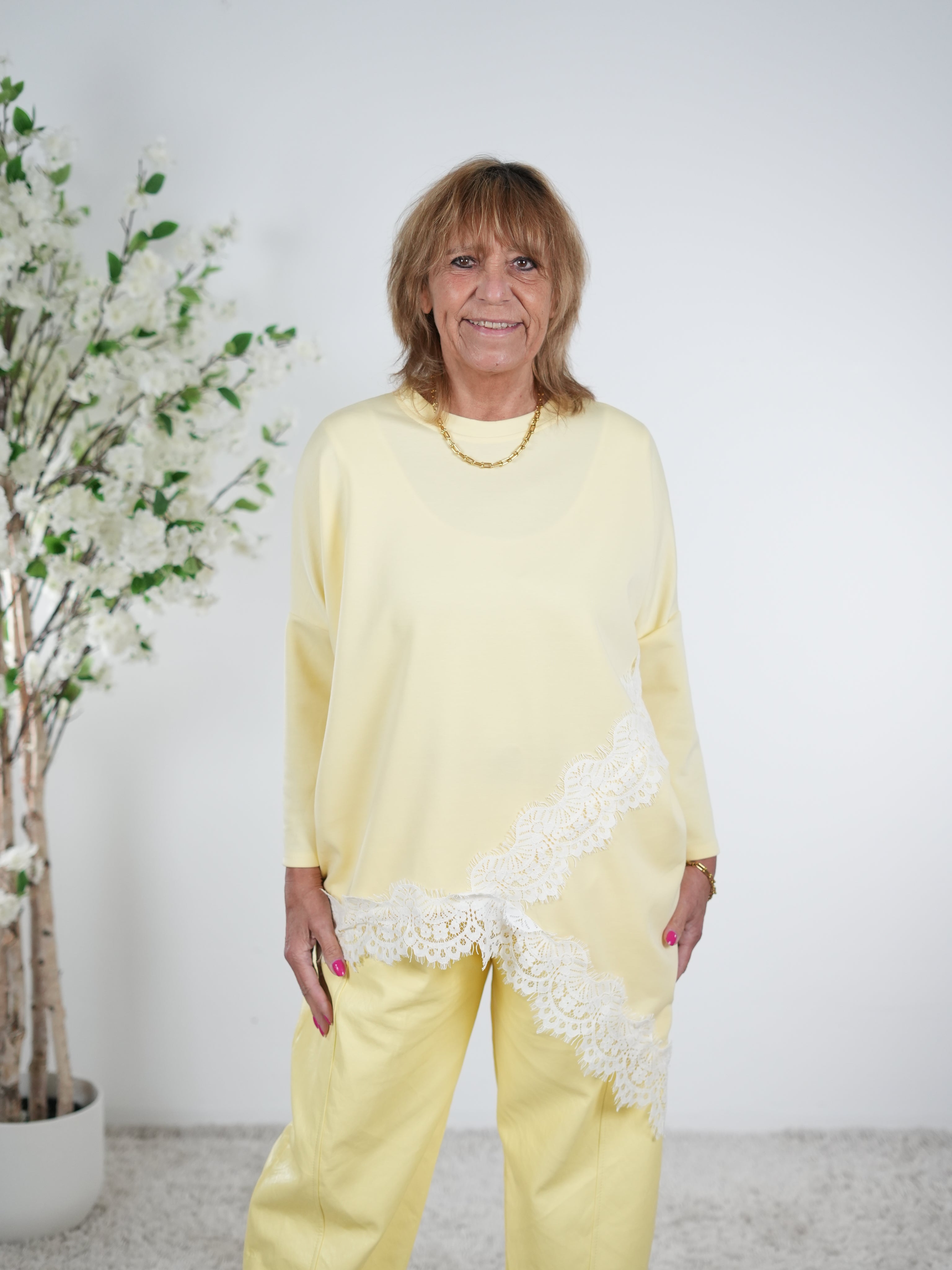 weiches Sweaty im asymmetrischem Schnitt One Size (ca Gr. 40 "oversize"-46) Gelb