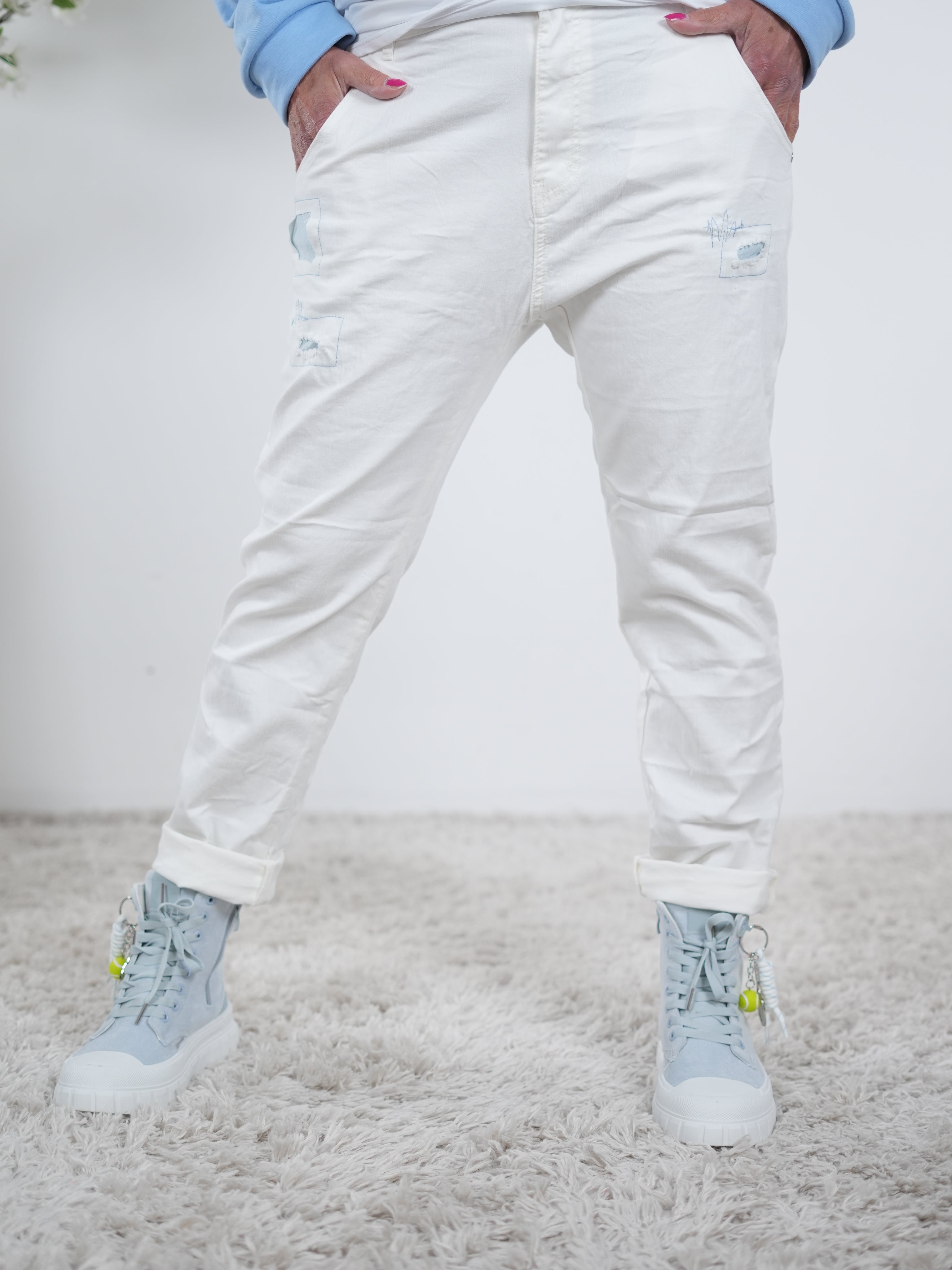 weiße Jeans Baggy im destroyed Look