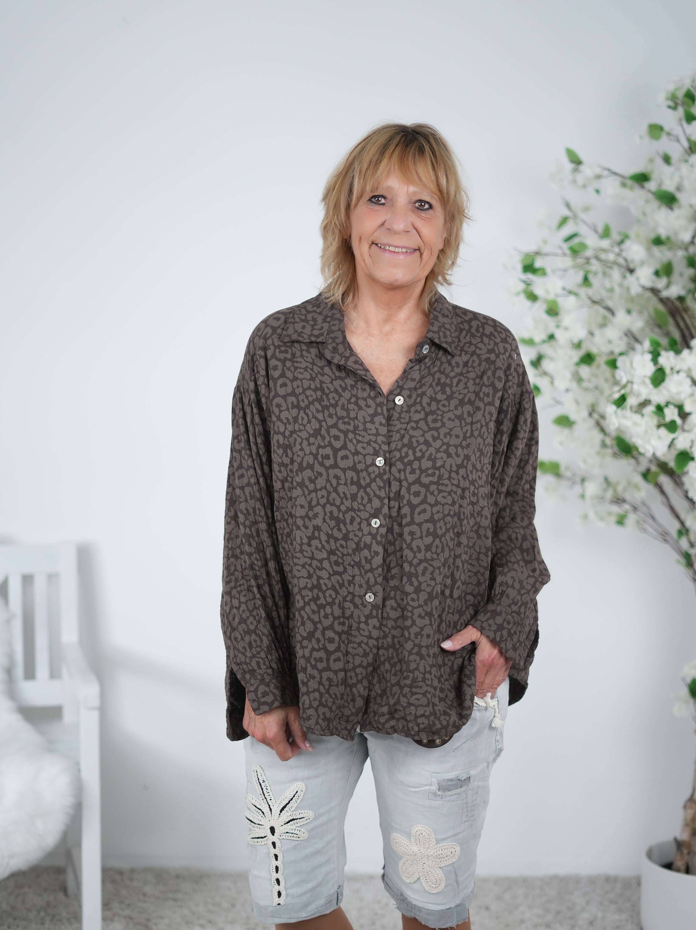 weite Musselin Bluse im Leo Look