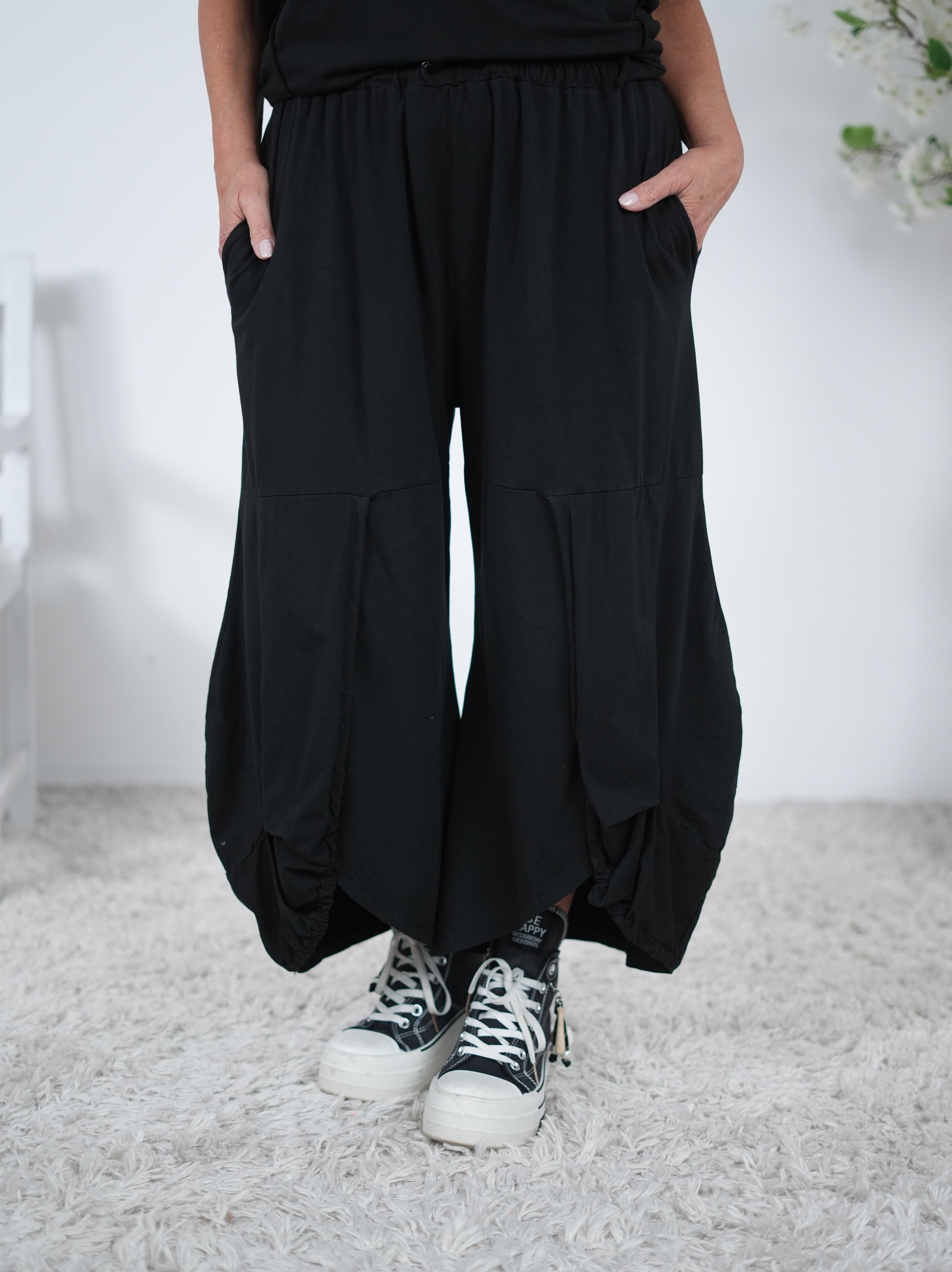 Weite Pants im ausgefallenen Schnitt Einheitsgröße (ca Gr. 40-44 46) Schwarz